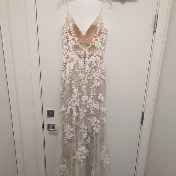 Wedding dress. Size 8, bodice was altered to be closer to a 6. It is nude/ivory - Picture 3 of 8